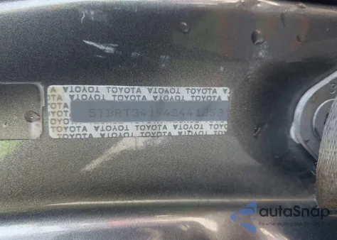 2004 Toyota Tundra Sr5 V8 z USA, uszkodzony, nr VIN 5TBRT34194S441253